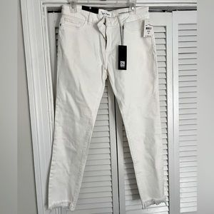 White DL1961 Jeans. NWT. Sz 30